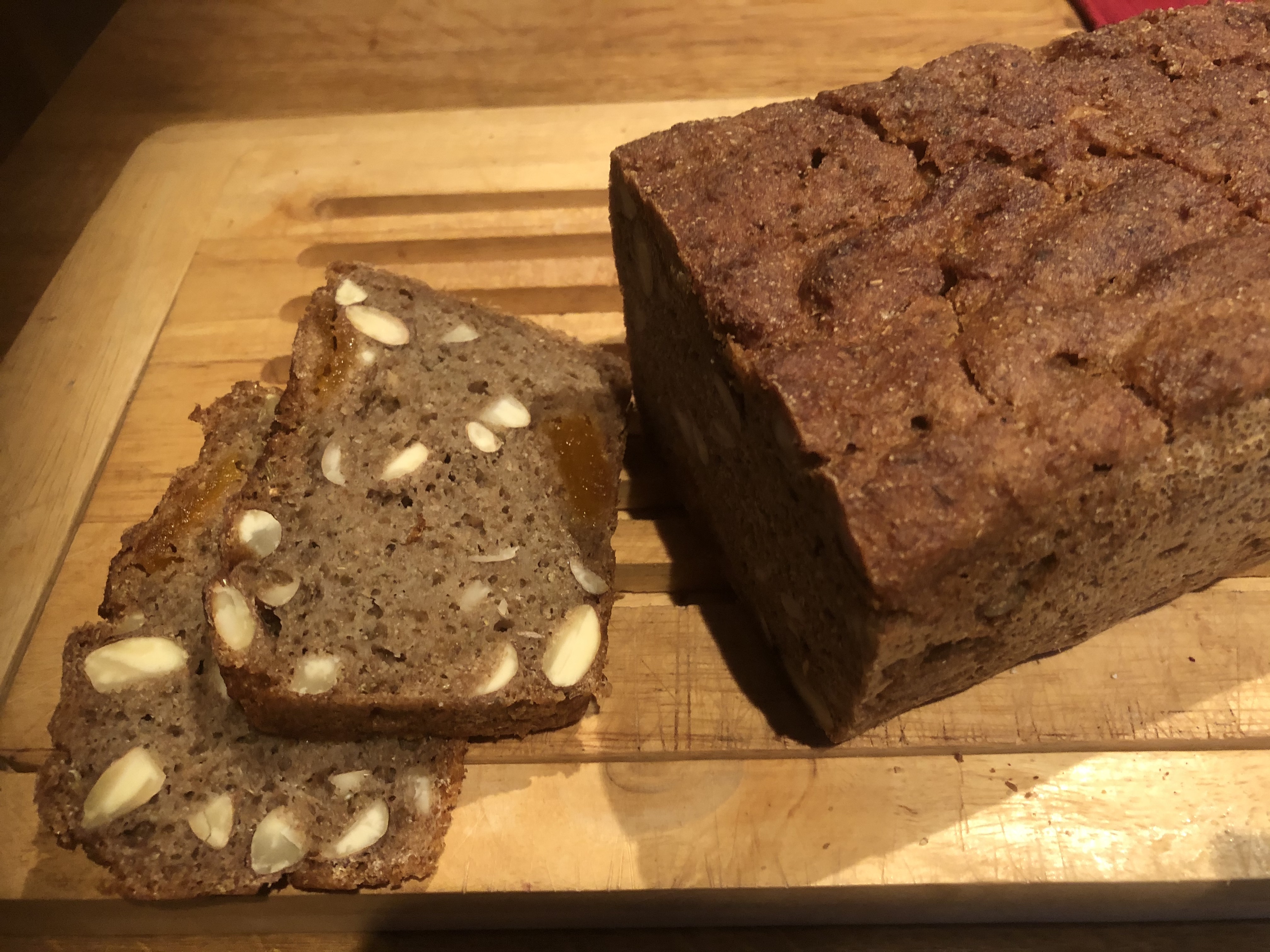 Frukt- och nötbröd