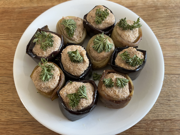 Auberginerullar med valnötter